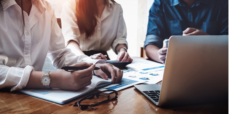 business-financial-business-accountant-and-discussing-with-partner-picture-id1032388356 (1)
