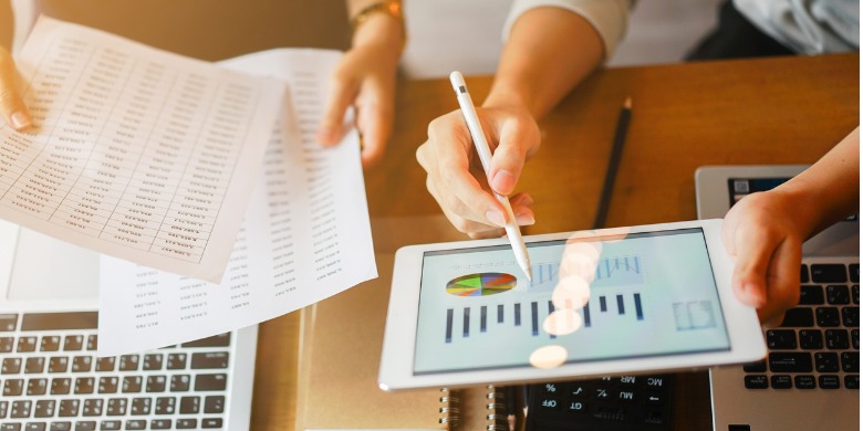 close-up-group-of-businessman-use-stylus-pen-for-explaining-dashboard-picture-id1138898580 (1)